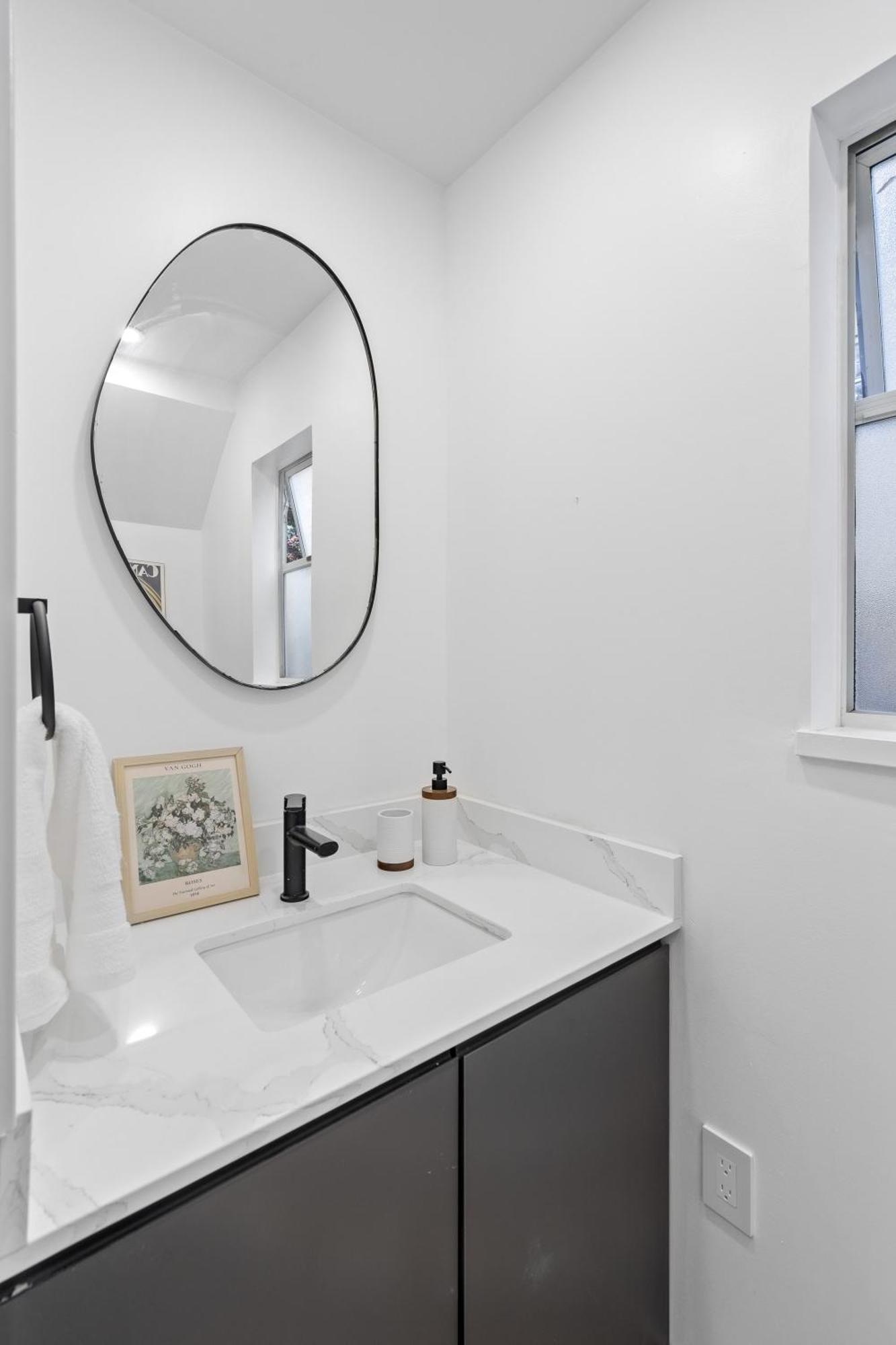 Modern Kitsilano 2 Bedroom Home With A Hot Tub Vancouver Exterior foto